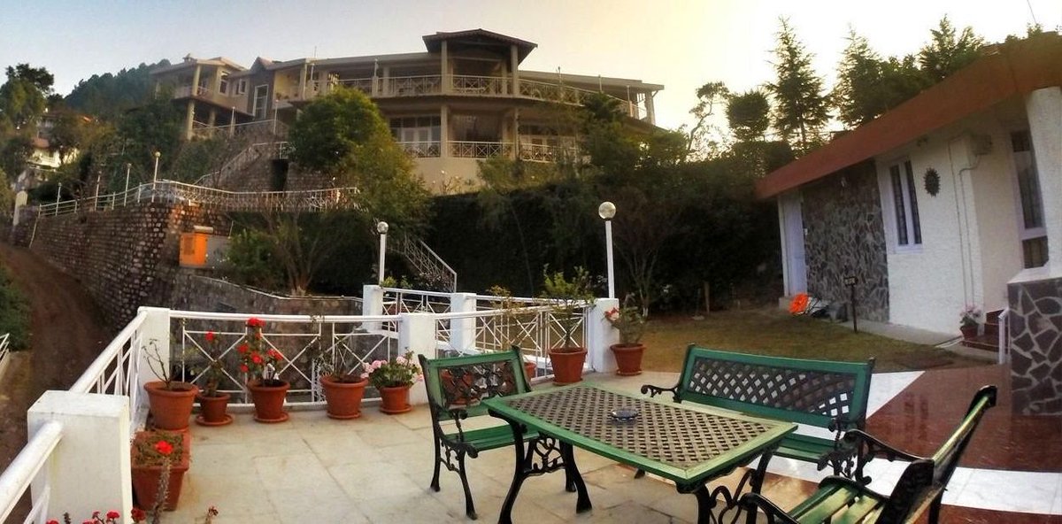 rockstays's tweet photo. "Relaxing resort set amidst a beautiful hill station in Uttrakhand
₹3,771"
https://t.co/sx2HWMWf8R https://t.co/RAqu8a6iDV