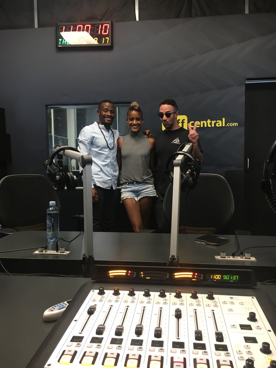 TumishoMasha's tweet photo. My view in the studio @MikaStefano @ThembaMadima800 @CandiceMama gorgeousness! @CliffCentralCom on #WeeklyMashUp 2day we talking weightloss https://t.co/cbEhnwP5K5