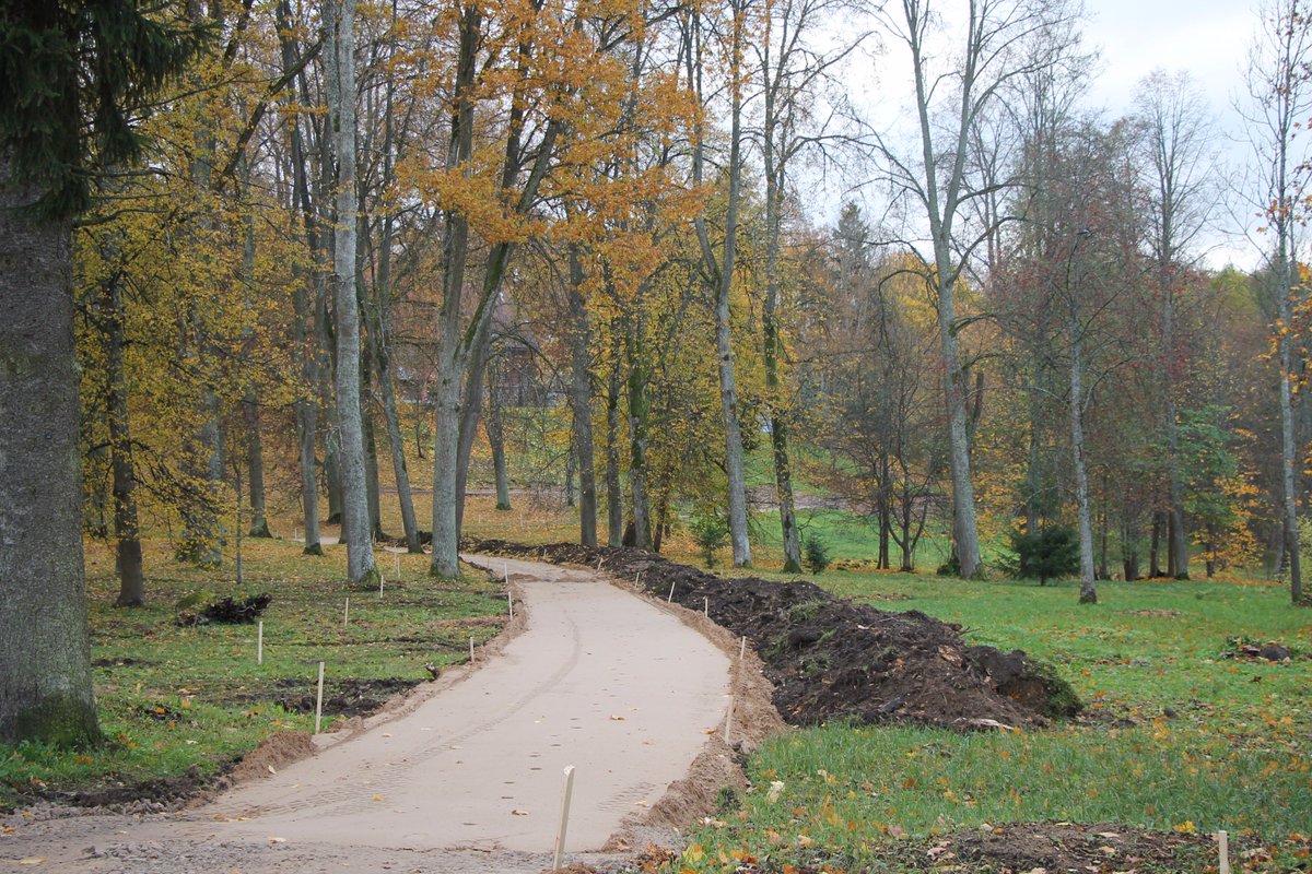 SmiltenesNovads's tweet photo. Turpinās pārbūves darbi @SmiltenesNovads Vecā parka teritorijā-izbūvēta pieejas un skatu platforma pie ūdenskrituma. https://t.co/elR3zoVwS5 https://t.co/JsdkTtW66F