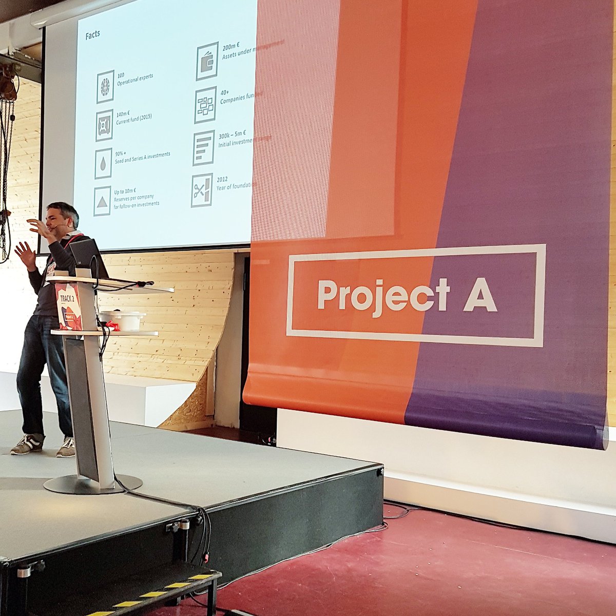 omcapital's tweet photo. @ProjectAcom 
Project A im - wer hätte es gedacht - Project-A-Track 😜 Vorhang auf für Florian Heinemann! #omcap17 #berlin #onlinemarketing https://t.co/MwcdAewOlB