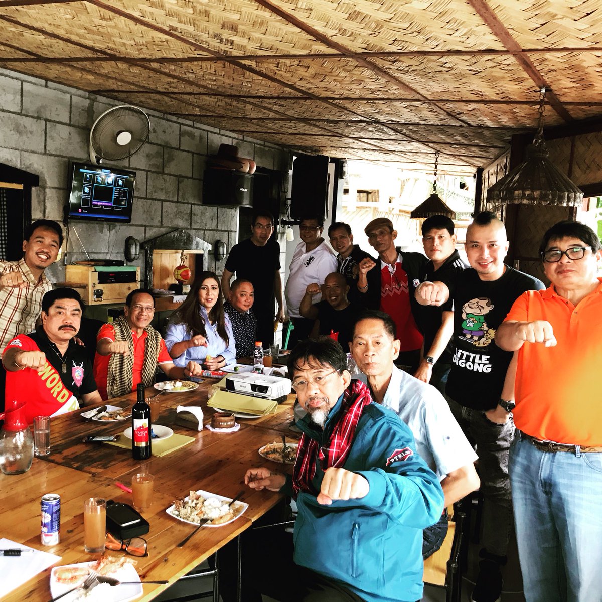 thecockyrocky's tweet photo. #RevGovNa #RevGovNow ##RevGovPRRD #NetRev https://t.co/vKKh2raT22