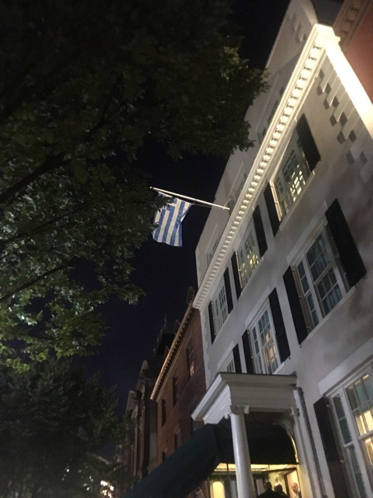 PanosKammenos's tweet photo. Η Ελληνική Σημαία στο Blair House αντί να ευχαριστήσει όλους ,έγινε αιτία για να βγάλουν κάποιοι χολή κρίμα.. https://t.co/29523Y4Rdn