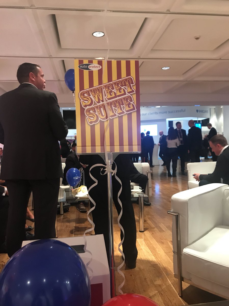 therealclh's tweet photo. Welcome to the #sweetsuite at #Fandiconference #autoprotect https://t.co/x7yuzY2V8e