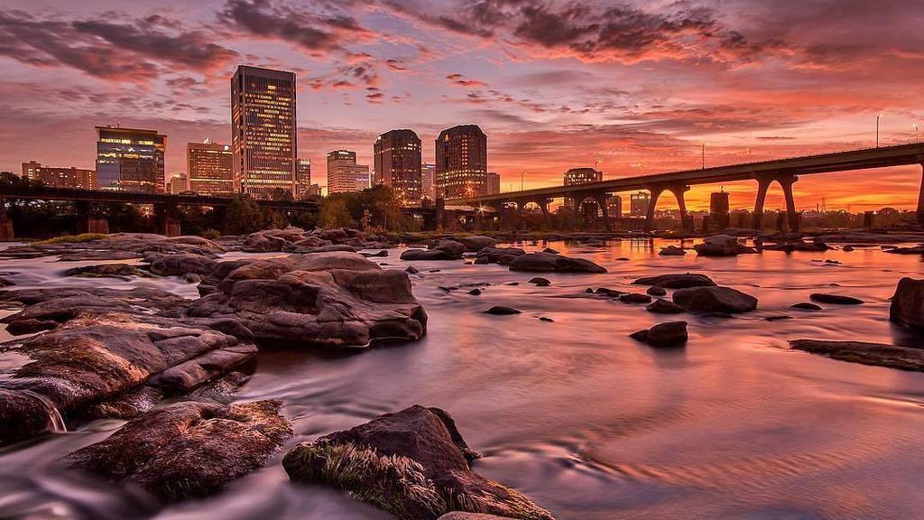 VisitRichmond's tweet photo. Experience a breathtaking autumn sunrise in #RVA. 📸: @kevinjkelleyphoto #VisitRichmond #RVA #LoveVA #sunrise https://t.co/QamxAMyHMh https://t.co/RBbUnVsx52