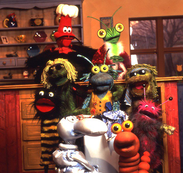 2SidesTV's tweet photo. #ThrowbackThursday to some of our old shows like Bug Alert! You can still watch clips here - https://t.co/amUYhDLzO2 #bugalert #kids #tv https://t.co/bdM1ttbo90