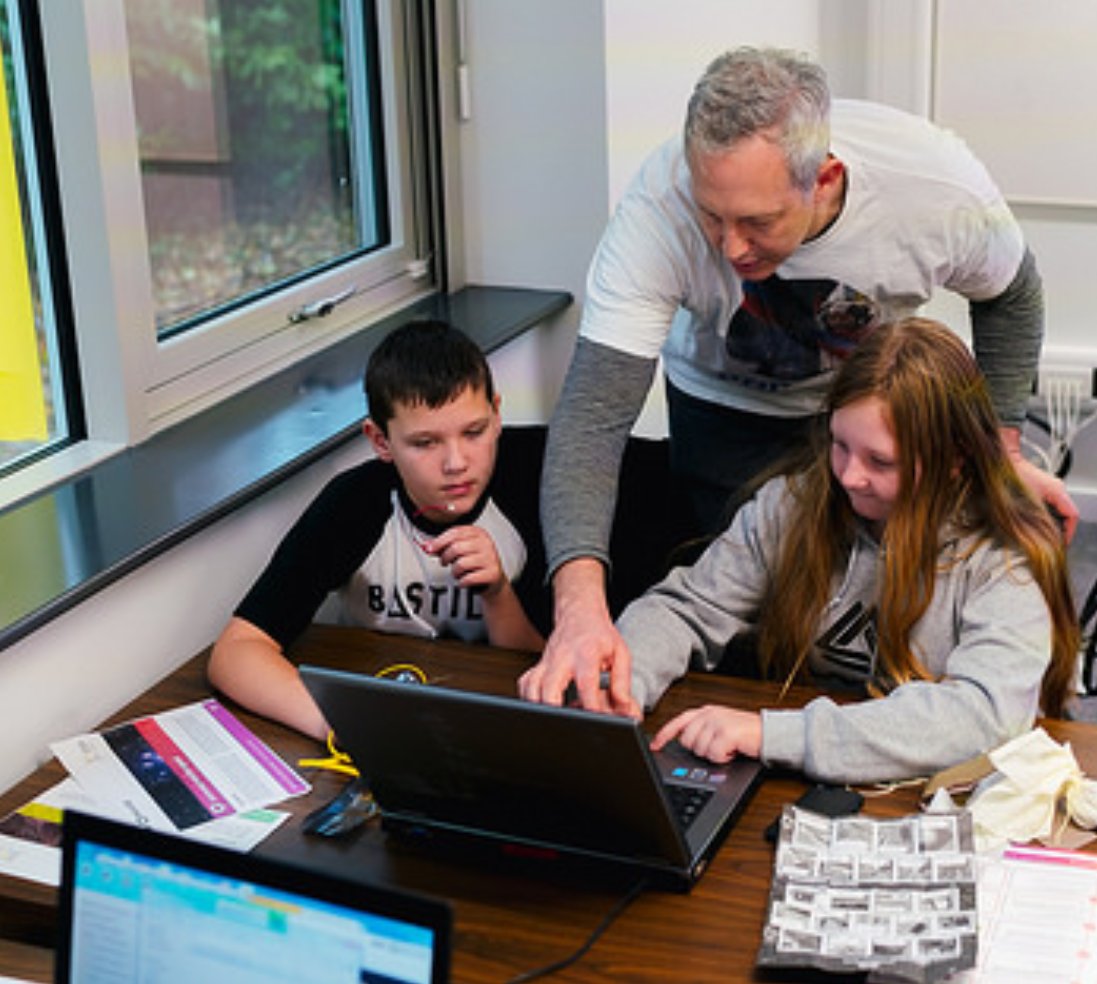 17superprofes's tweet photo. Teacher and pupil communication improve
[Advantages of ICT tools in education]
#communication #teacher #ICTtools #17superprofes #ucm #learn https://t.co/1qCHicqHXN
