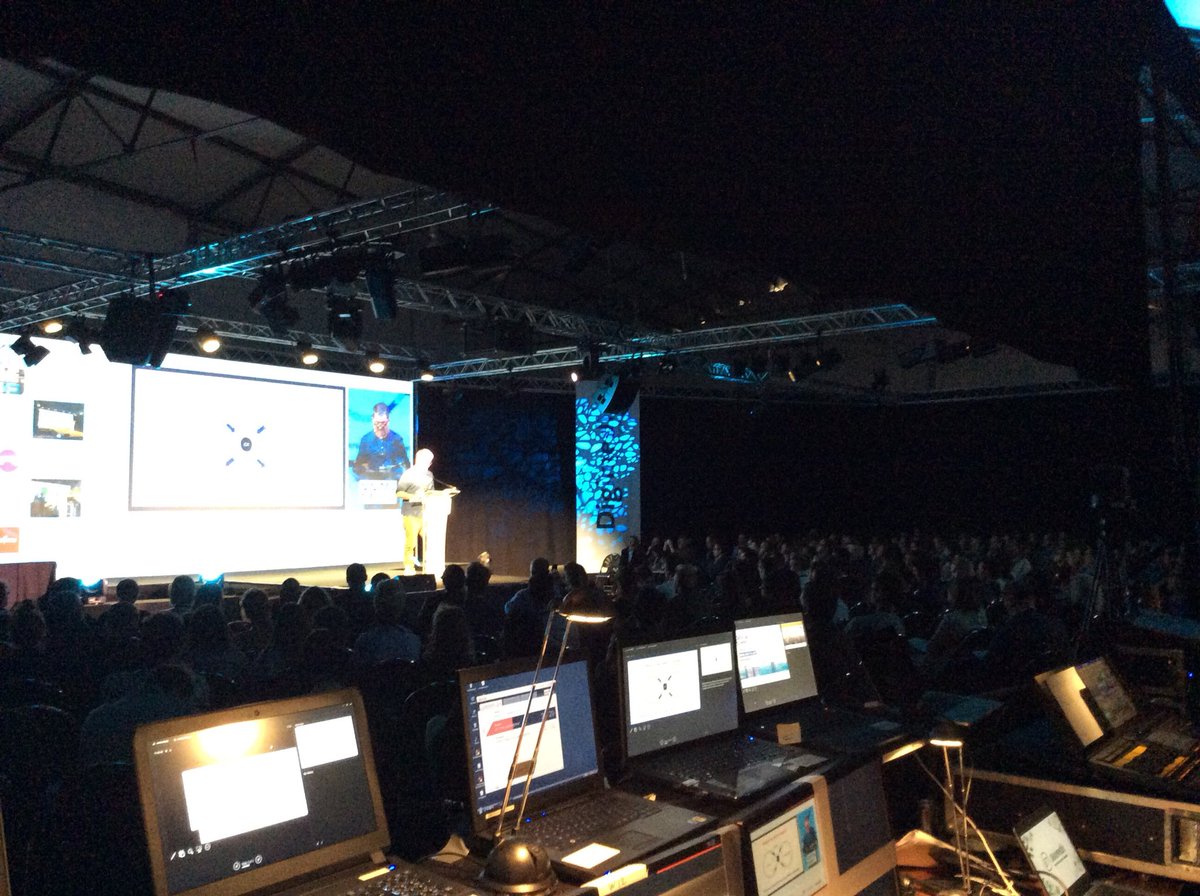 WendyVermoesen's tweet photo. Jon Wilkins ( Accenture Interactive) - We often forget the customer in digital transformation. #DigitalFirst17 #backstage #fullhouse https://t.co/uXR6bSw7yr