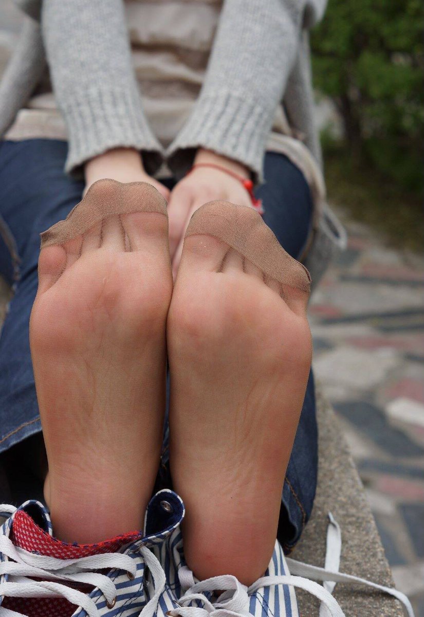 sneakers nylon socks