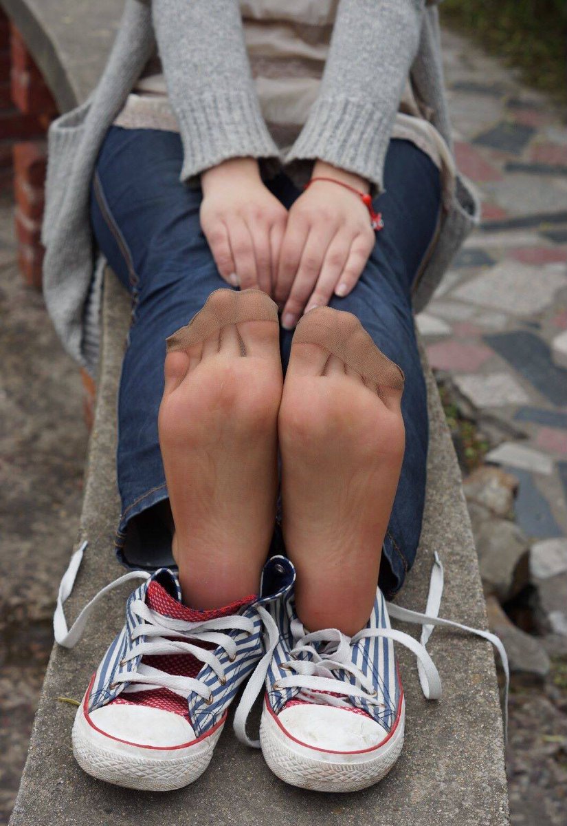 sneakers nylon socks