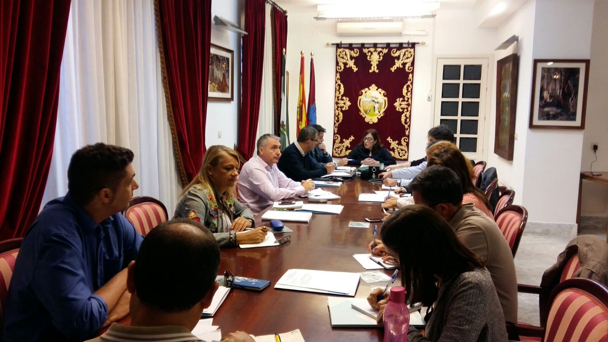 mancondado's tweet photo. Participamos en una reunión del proyecto #Fortours para la restauración, equipamiento y valorización de los castillos de Aracena y de Niebla https://t.co/UX45fDtetx