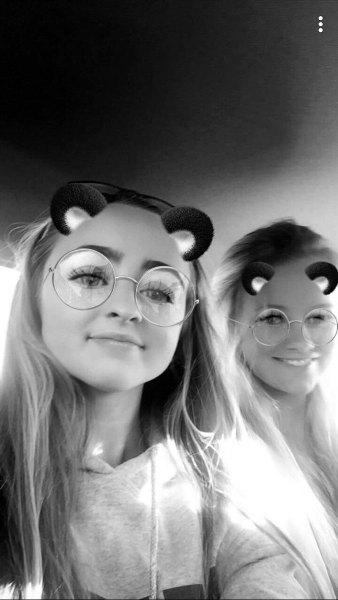 xmillymx's tweet photo. @AvaRoger Happy Birthday to my fave person ever , I love you so much 💕💕💕💕💕 https://t.co/HJf1RHBcPG