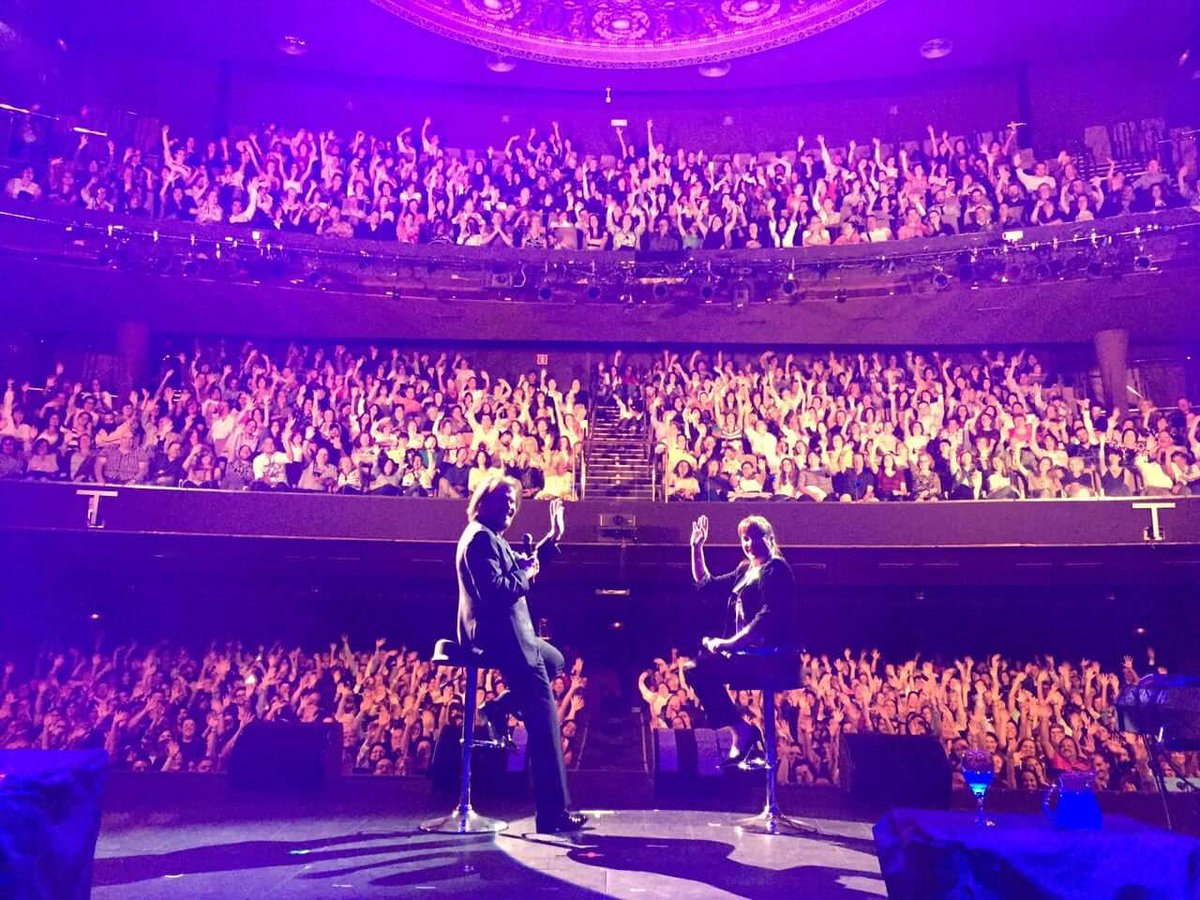 SpainPimpinela's tweet photo. Fotos shows por España !! 📸 Siempre es un placer teneros por aquí. El público os quiere y admira 😉 #Gira2016 #EntradasAgotadas #TeatroLlenos https://t.co/OQdnDWeUxG