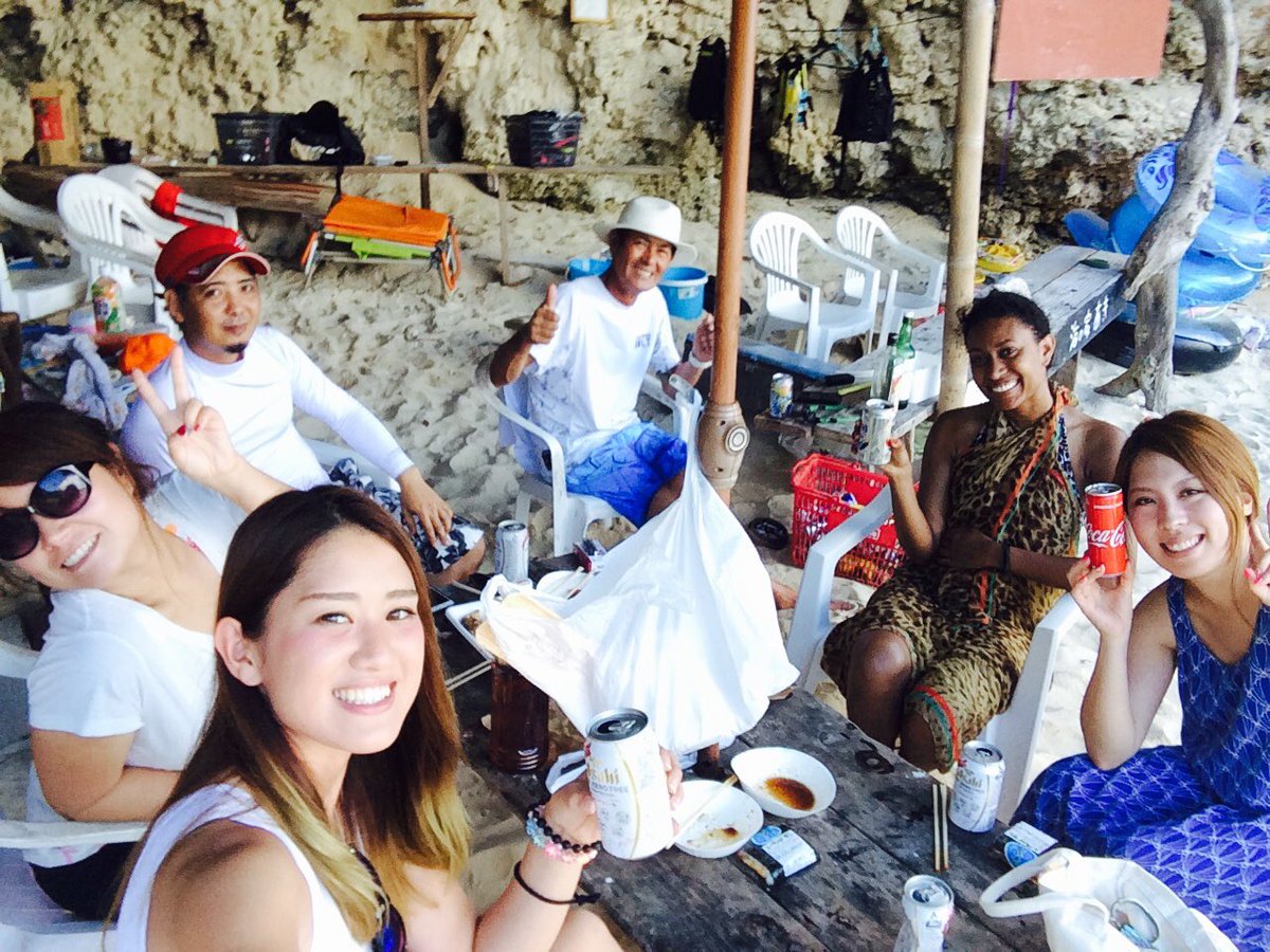 kaka223328's tweet photo. 宮古島LIFE満喫中🌺

昨日は砂山ビーチで
BBQしながらビール🍻

途中から、
見知らぬフランス人も
参加👳👍

夕日まで観れて、
最高でした！ https://t.co/eCO2WgMO18