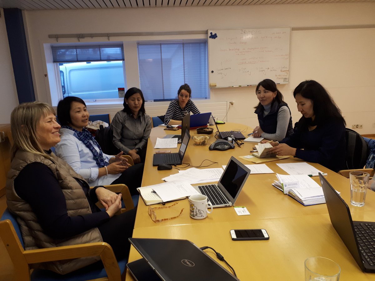 grolrt's tweet photo. We @UNULRT are working with our Mongolian partners on a course on #climatechange, #landuse and #adaptivemonitoring. Very exciting! https://t.co/h0R0Y3XoBV