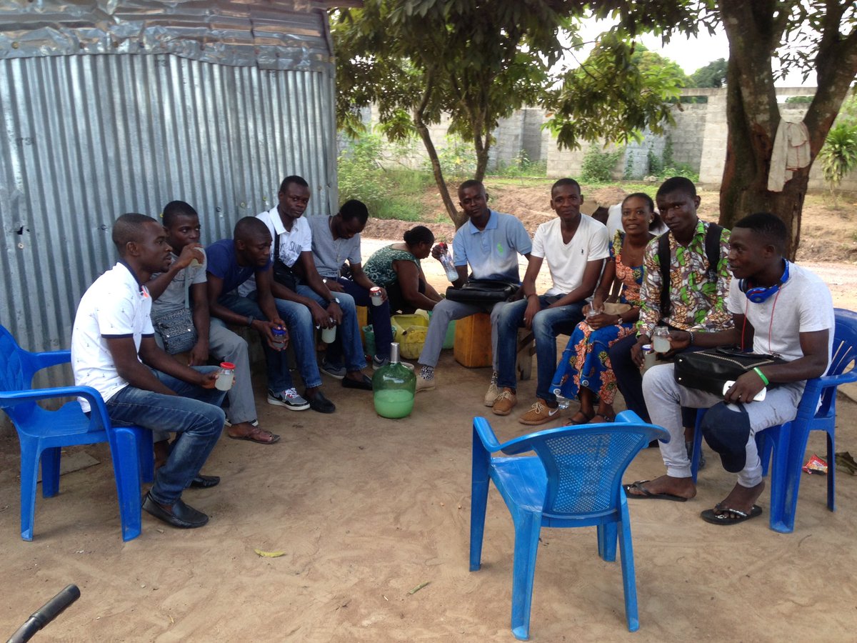 Al2Chance's tweet image. Moi et ma dope à kombé au sud du pays en mode vin de palme.