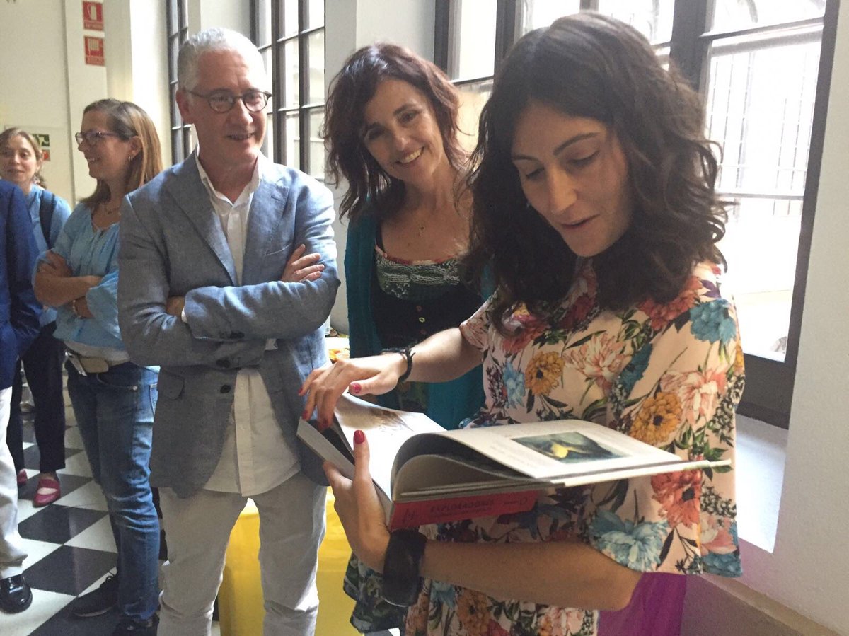 IrsiCaixa's tweet photo. "...y al final mereció la pena". El post de la investigadora Lucía Pastor tras la brillante defensa de su tesis: https://t.co/QY8jRLg6Wt #Blog365 https://t.co/AG3QaywHgo