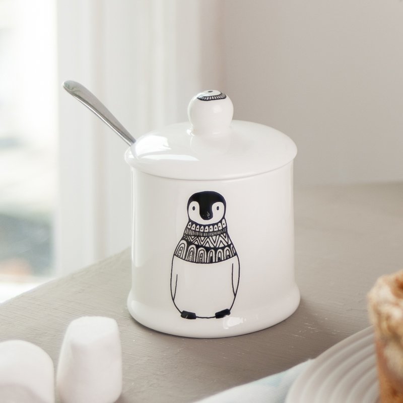 HowlingMoonPR's tweet photo. The Penguin condiment pot - the perfect accompaniment to your cake or scone for #NationalBakingWeek - from @He1enRusse11 #AThomeware https://t.co/NgfSAhtjAV