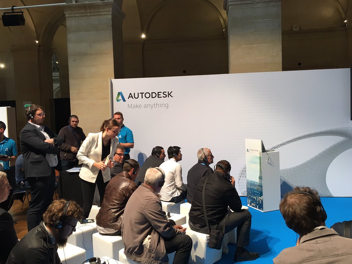 LeicaGeoFR's tweet photo. #ADSKForum - Présentation de @JChoinard pour la solution combinée #BLK360 et #Recap @AutodeskFrance https://t.co/swL6ylNa0o