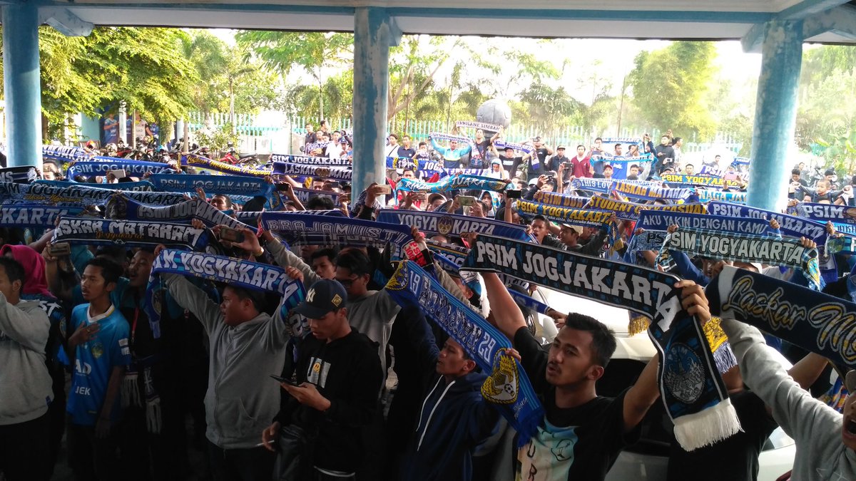 KatarOnline's tweet photo. Suasana saat ini di Wisma PSIM. #AYDK https://t.co/0rBdlJs6KU