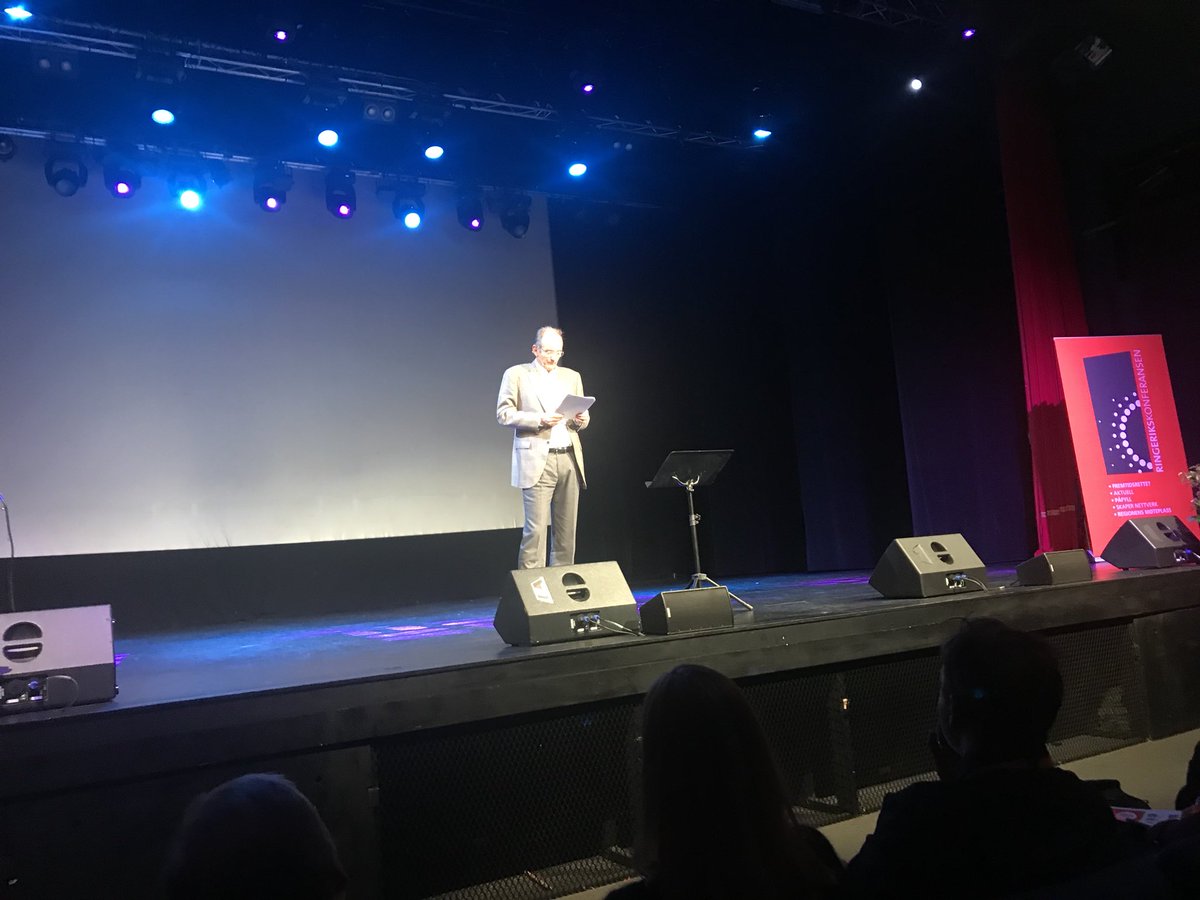 jorgenmoe's tweet photo. @FinnKristian61 åpner årets #Ringerikskonferanse på vegne av @InnovasjonNorge og #investinnorway - takk for skryten https://t.co/eQlAk7F0Co