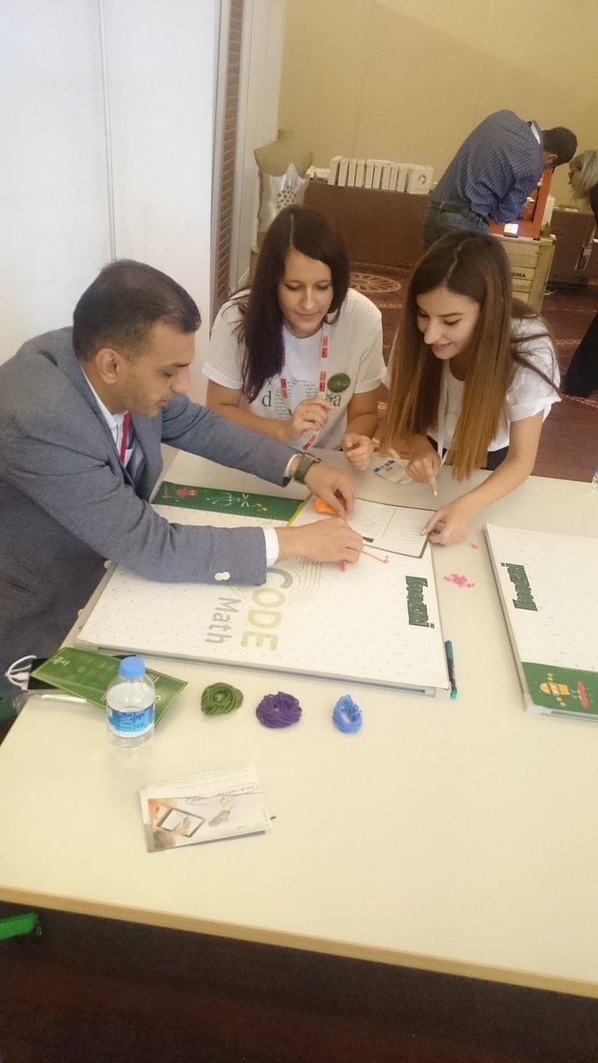 93Mrv93's tweet photo. Mohammed Al-Assi ile eğlenceli bir #codemath oyunu olan kodometriyi oynadık😊 #GESSTurkey #gess2017 #dogatech https://t.co/z4T3Dmp5Oq