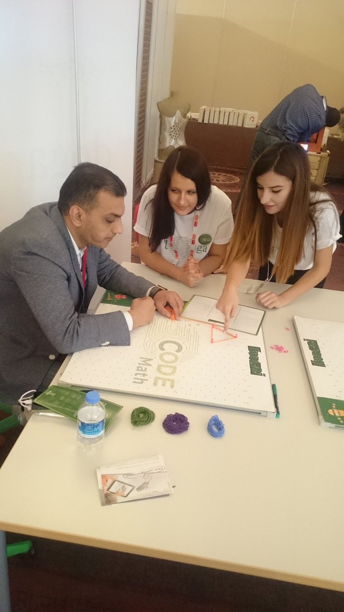 93Mrv93's tweet photo. Mohammed Al-Assi ile eğlenceli bir #codemath oyunu olan kodometriyi oynadık😊 #GESSTurkey #gess2017 #dogatech https://t.co/z4T3Dmp5Oq
