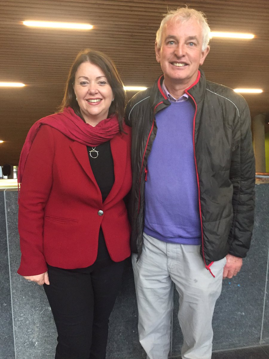ni_shuill's tweet photo. Lovely to bump into my former teacher Mr Sheehy @MICLimerick #OpenDays2017 https://t.co/vi9iTiLtXW