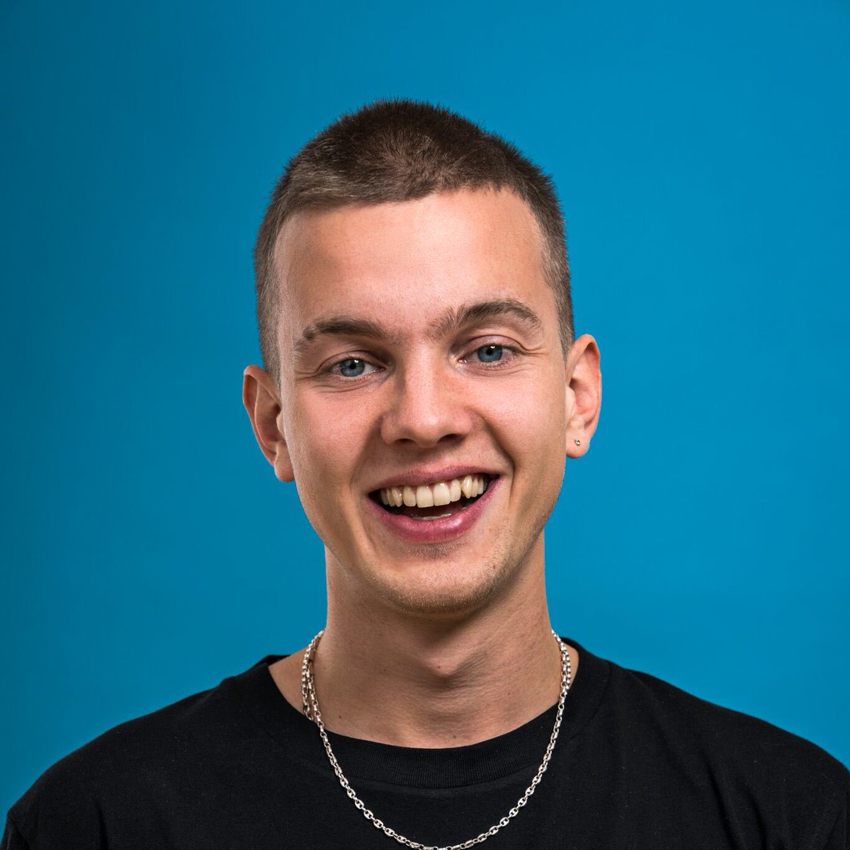 improviceland's tweet photo. Nýju prómó myndirnar okkar voru að detta í hús https://t.co/PUQE6gv01N