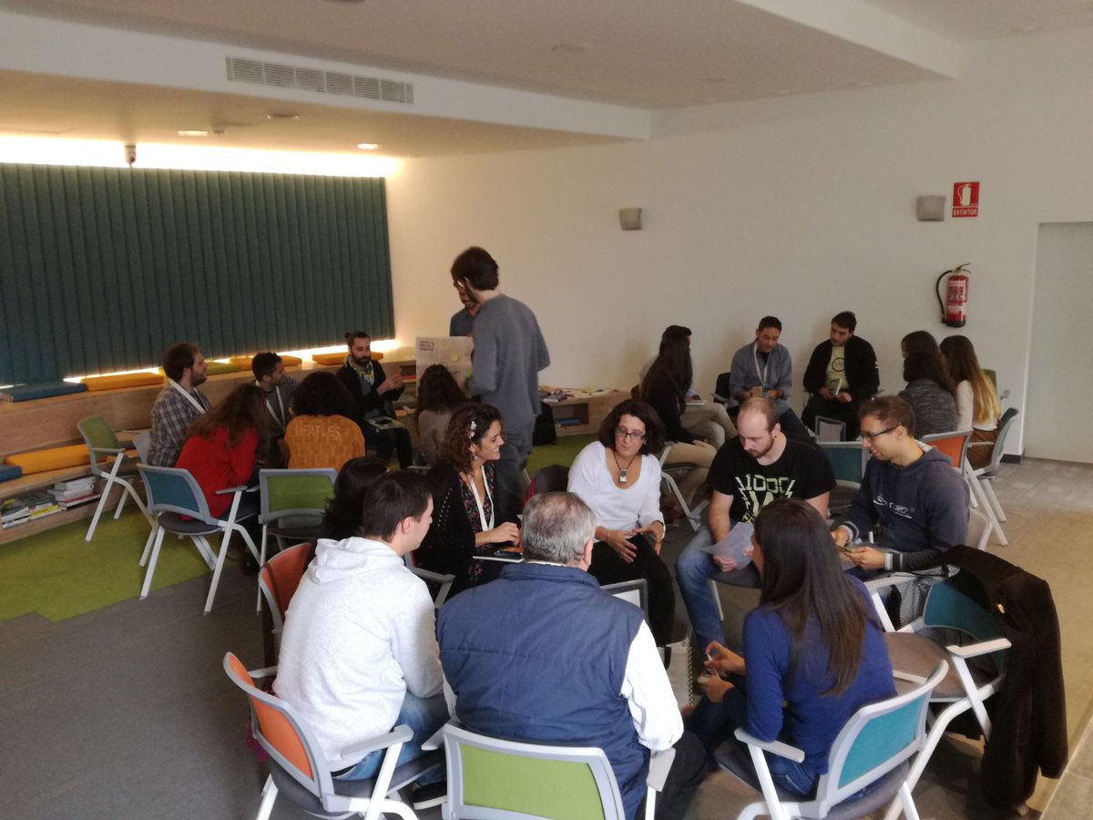 emprendeverde's tweet photo. Comenzamos a presentar los proyectos de #PrototipaCircular para obtener feedback en el World Coffe en @TheCircularLab. https://t.co/qFKKg6On1G