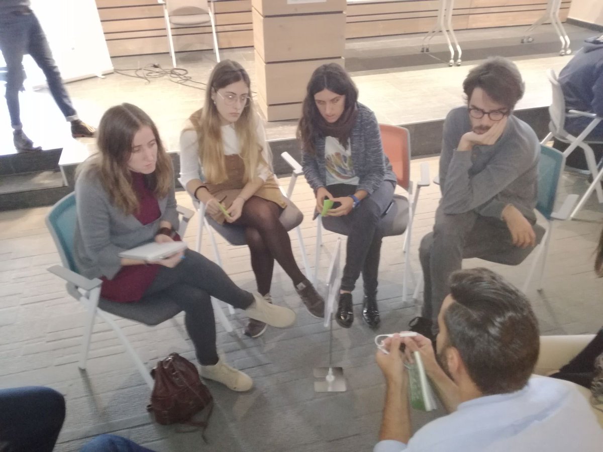 emprendeverde's tweet photo. Comenzamos a presentar los proyectos de #PrototipaCircular para obtener feedback en el World Coffe en @TheCircularLab. https://t.co/qFKKg6On1G