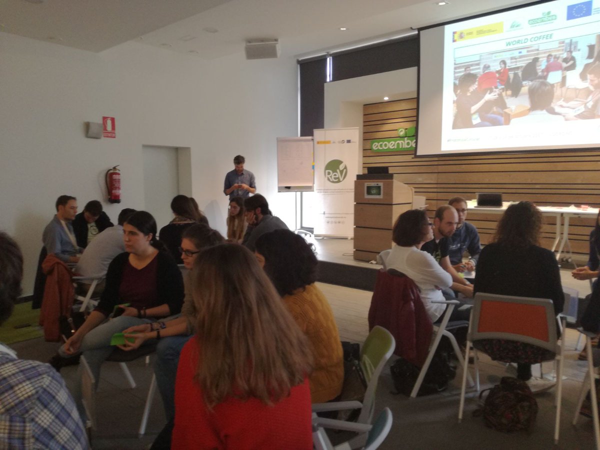 emprendeverde's tweet photo. Comenzamos a presentar los proyectos de #PrototipaCircular para obtener feedback en el World Coffe en @TheCircularLab. https://t.co/qFKKg6On1G