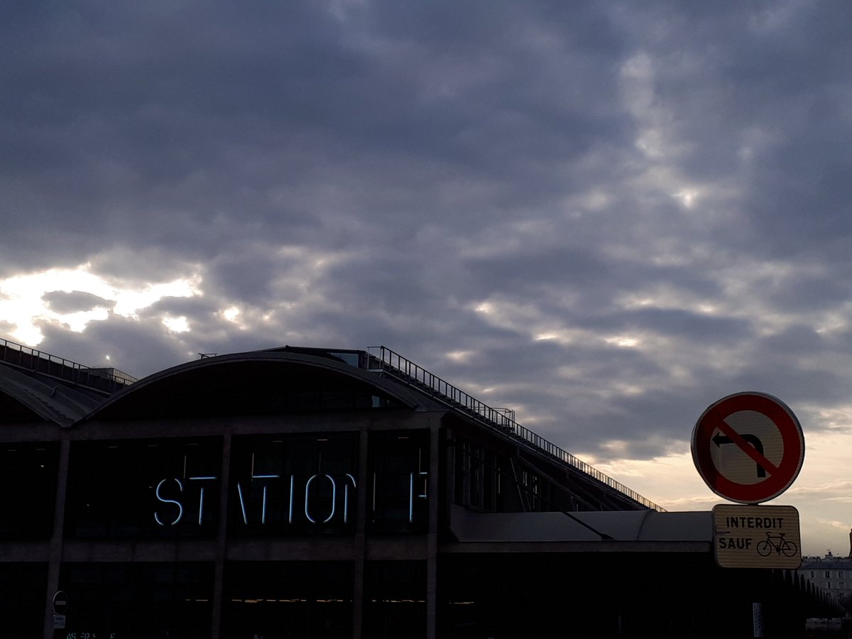 SmartworkingCo's tweet image. Merci raphael @SkillogsAcarya  pour notre echange interessant #learningdigital #learningROI @joinstationf