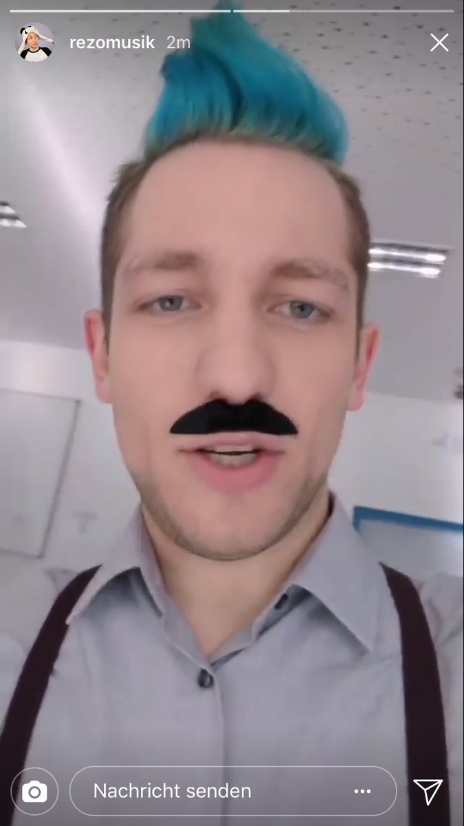 KalleKoschinsky's tweet photo. Du Samma Captain, ist das von dir abgesegnet wat der @rezomusik da macht?

@HandIOfIBlood #Doncapitano https://t.co/aWLbq2RCWd