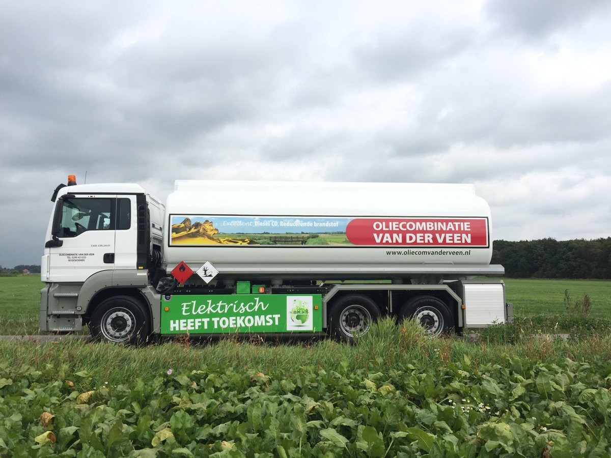 Oliecombinatie Van der Veen verduurzaamt met Electric PTO tankwagen. Lees meer: tinyurl.com/y7c4dpqo  #duurzaam #elektrischeaandrijving