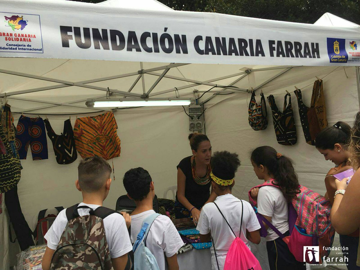 FundacionFarrah's tweet photo. Estamos en #GranCanariaSolidaria.Qué maravilloso es ver a tantos/as niños/as interesados/as en la solidaridad y jóvenes en el voluntariado. https://t.co/zSvSiwC014