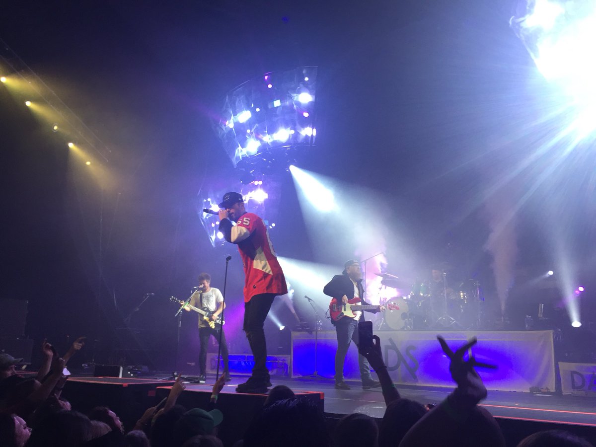 mbuxton87's tweet photo. Sooo tired after the @dallassmith concert last night. My ears are still ringing #dontwanttoworktoday #toooldforthis https://t.co/mbPoSex0iq