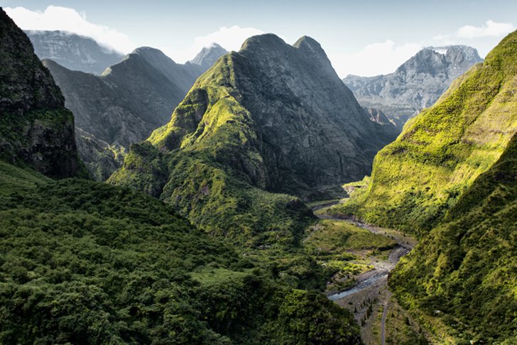 Running_Club's tweet photo. Top départ de la #diagonaledesfous ! ⛰
On vous dit tout sur cette course hors norme ⬇️
https://t.co/ivgZzgpBx2 https://t.co/OB7K77GIPY