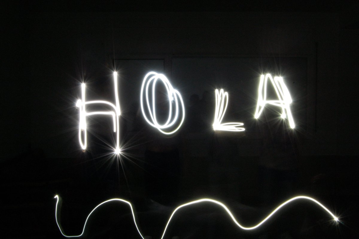 MarakaGrafics's tweet photo. Als tallers de pel·lícula estem experimentant amb el #lightpainting! #itutambé #MarakaGràfics #audiovisual #fotografia #llum #light #paint https://t.co/U1W7xGlVrT