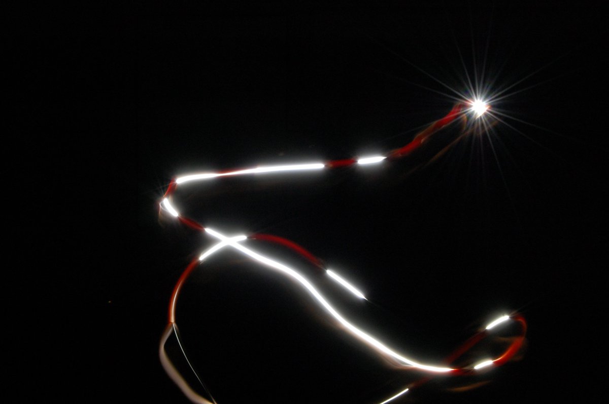 MarakaGrafics's tweet photo. Als tallers de pel·lícula estem experimentant amb el #lightpainting! #itutambé #MarakaGràfics #audiovisual #fotografia #llum #light #paint https://t.co/U1W7xGlVrT
