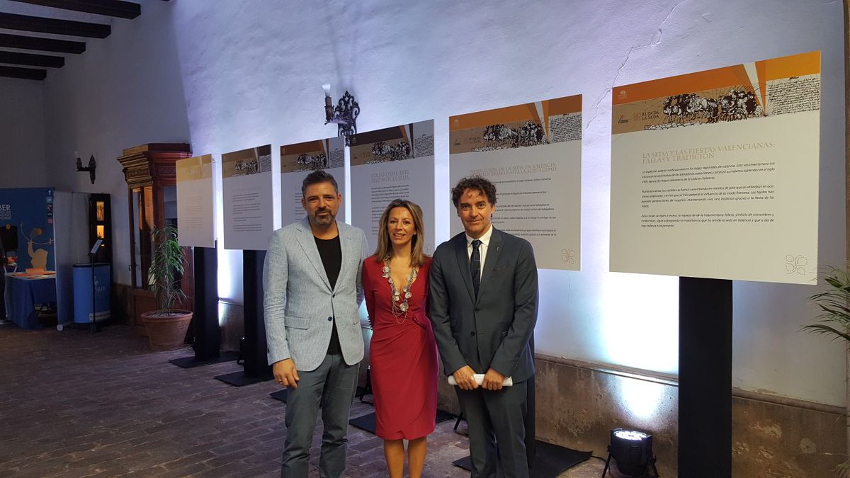 GVAturisme's tweet photo. #RutadelaSeda en @ArtesVlc : tradición, moda e indumentaria. El turismo demanda oferta ligada a la historia y por ello única, @FraColomer https://t.co/yFXtx6dAk2