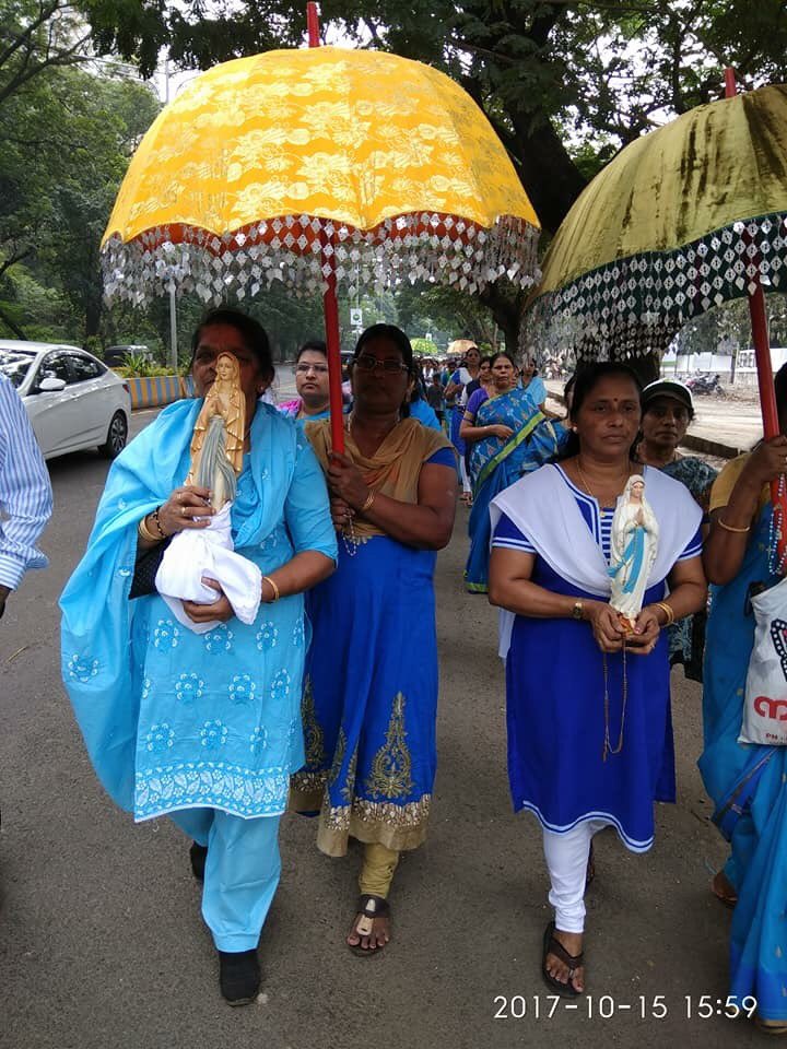 FrFranklin's tweet photo. #ThaneForane #Mathrusangam had conducted a #RosaryRally.
#SyroMalabar #IndianCatholic #DigitalKalyan #MarianRally #CatholicFocus #Mother https://t.co/alJTQILPdd