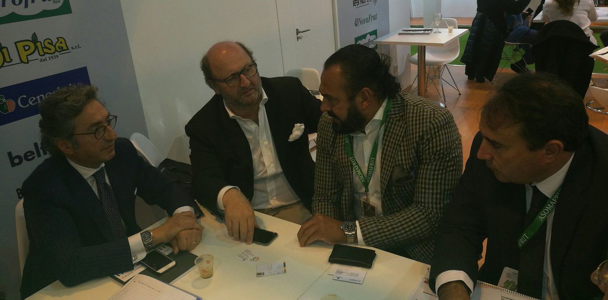 Asomafrut's tweet photo. Los presidentes de federaciones de mayoristas de frutas y hortalizas de Italia, Francia y España ponen las bases de la Confederación europea https://t.co/IcQz2y8Yhh