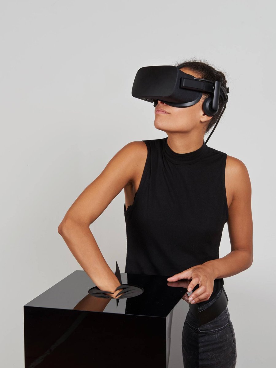 ecal_mid's tweet photo. "Tangibles Worlds" diploma project by Stella Speziali @stella_speziali combines tangible interactions with #virtualReality #media #design https://t.co/BMdwFOEKQj