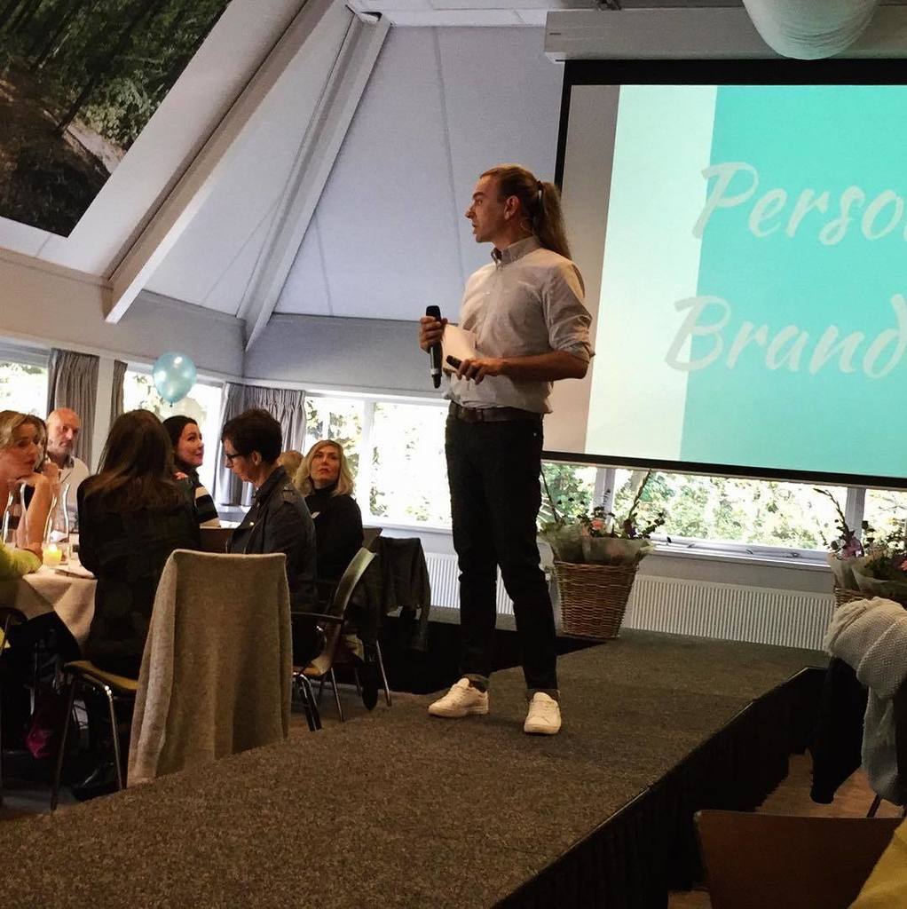 TomSebastian's tweet photo. Grow Support Event
#BBEVENT
#GROWSUPPORT
#TOMSEBASTIAN https://t.co/UaRmxa2K0G https://t.co/tO4JTcLVE6