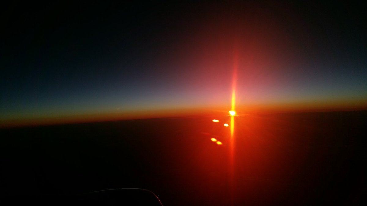 ScienceByDRE's tweet photo. Cheers to @VirginAustralia for free upgrade to #BusinessClass on my next flight. Just because. Gr8 service. #GoldFF ๐ซ https://t.co/Ah9fVrfMlI