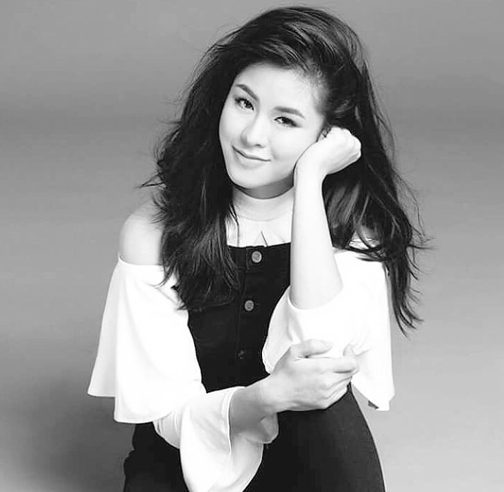 saraisjustsara's tweet photo. “The rest of the world was black and white but we were screaming color” 

UNBREAKABLE KISSES https://t.co/GY238nq57Y