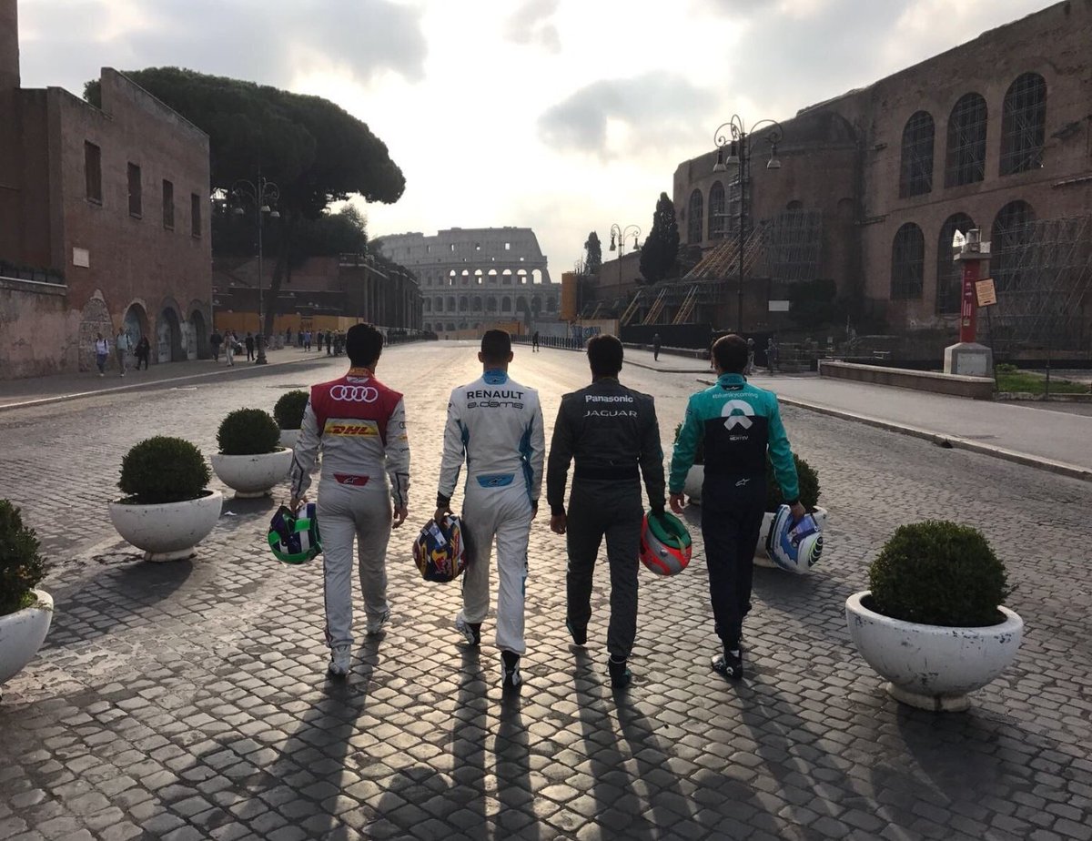 ldeldottore's tweet photo. Gladiators ready!
#FormulaE #RomeePrix  @Visa_IT https://t.co/MZZyFZRgOP