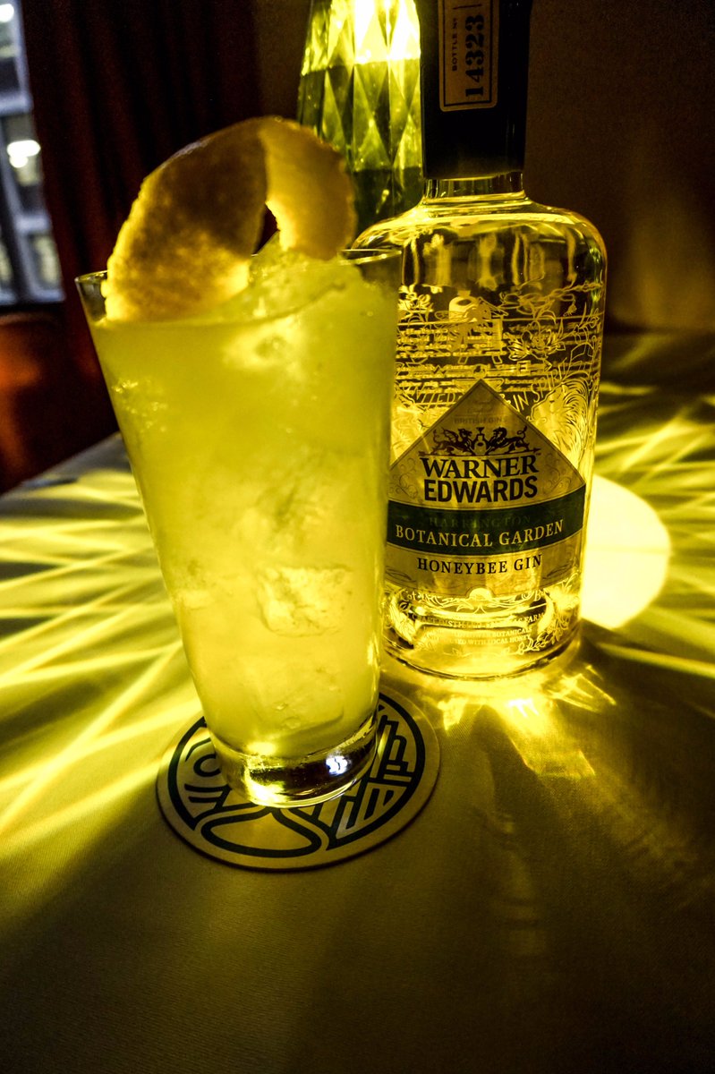 warnersgin's tweet photo. Gorgeous photo of our #HoneybeeGin, served in the #DevilsDarling @napoleonhotel_ courtesy of @GinJourney #ThirstyThursday https://t.co/73j11NgtBO