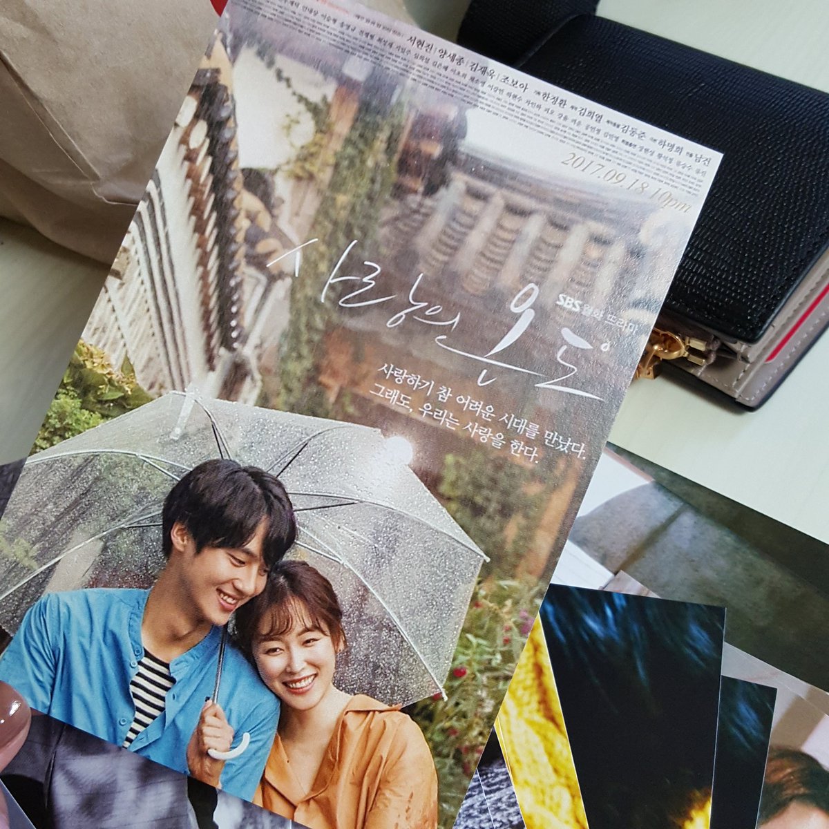 Y_sejong92's tweet photo. RT 이벤트**

세종 굿즈 첨으로 자급자족 만들어본 기념으로 RT이벤트 합니다,..
리트윗 해주신 두 분 뽑아서 
엽서(8장)1세트 + 원고지 전차스1개씩 우편으로 보내드려요~ * 
당발은 월욜 사온 끝나구 할개욥🙃

#양세종 #사랑의온도 https://t.co/PZd9nisFeL