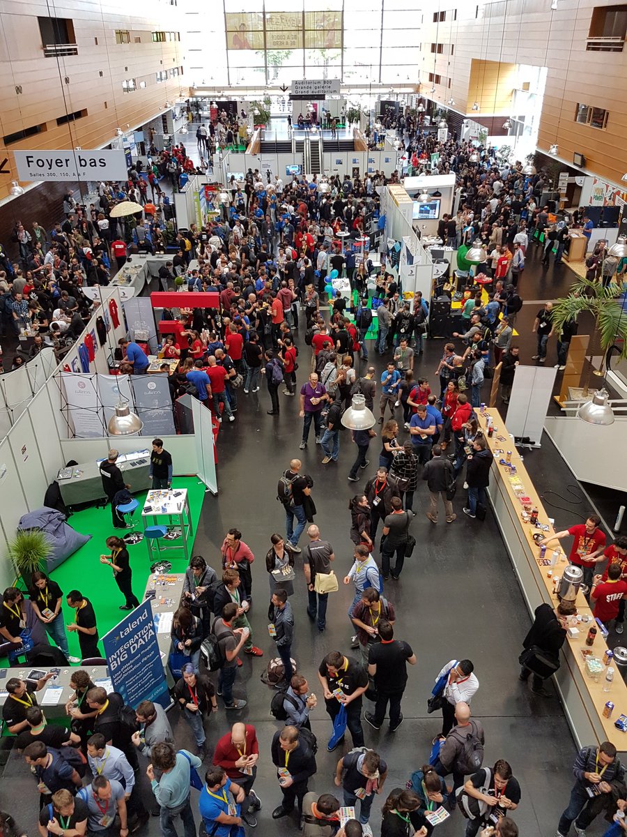 devfestnantes's tweet photo. Vous êtes 1600 aujourd'hui au #devfestnantes ! Bon appétit à tous et surtout #enjoy 🤘 😁 https://t.co/dF2V4IKNWi